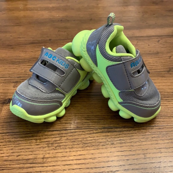 Toddler Sneakers - Picture 1 of 6